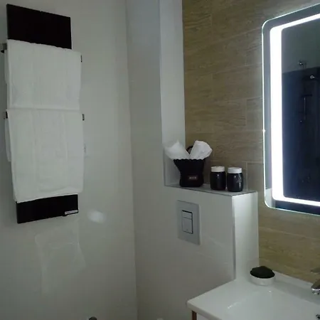 Paun Elsa I Apartment *